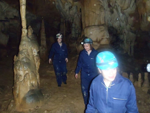  as meninas na caverna