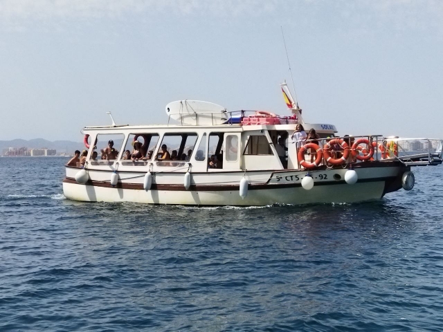  Suba a bordo do nosso barco 