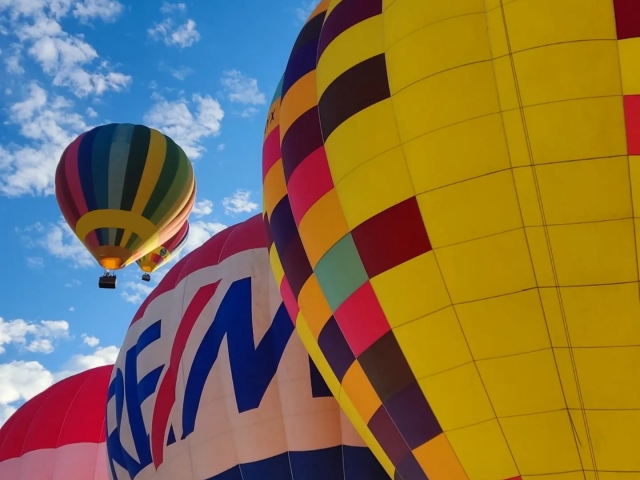  Globo Walk with Family 