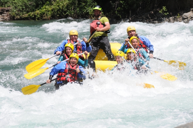  Surmonter les eaux vives en rafting 