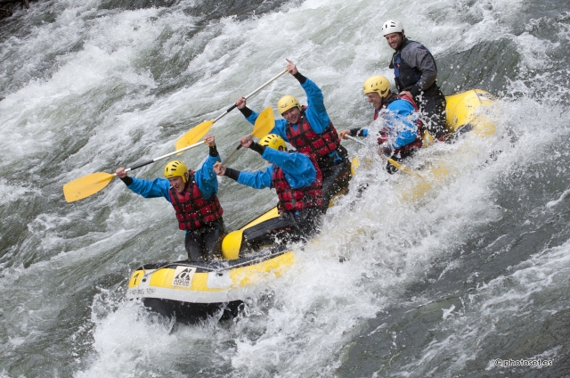  Rafting en groupe 