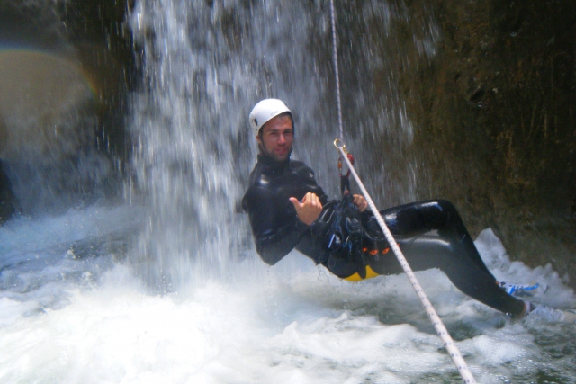 Descente en rappel 