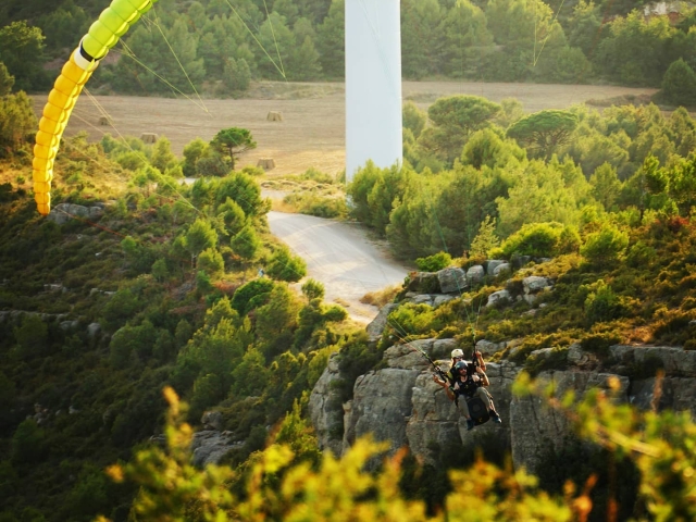  Gleitschirmfliegen durch Igualada