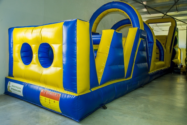  Jeux gonflables dans l'humour jaune 