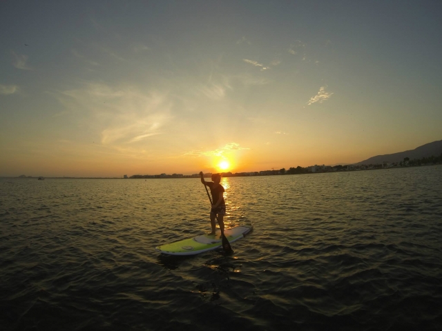  fille paddle surf 