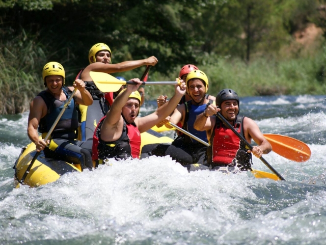  Having fun with rafting 