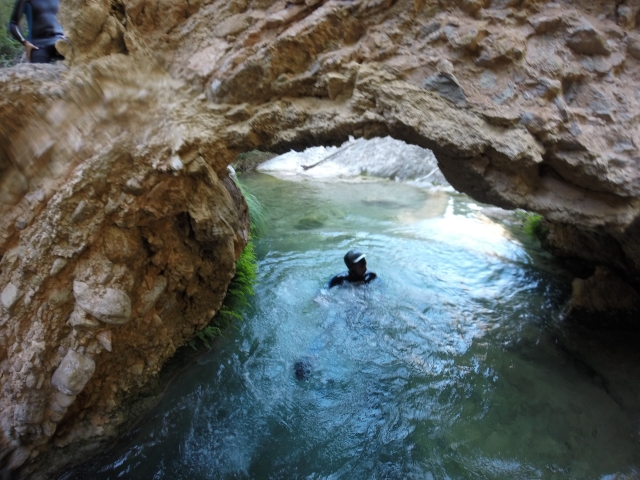 Piscina nel canyon a Salou 