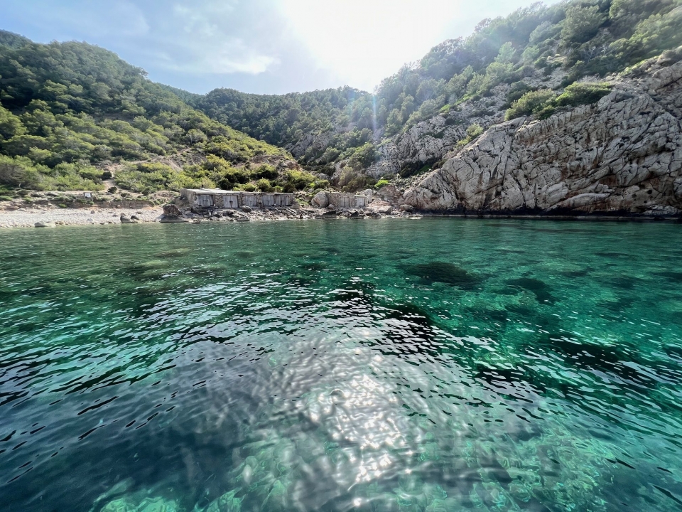  Conheça as águas cristalinas de Portitxol 