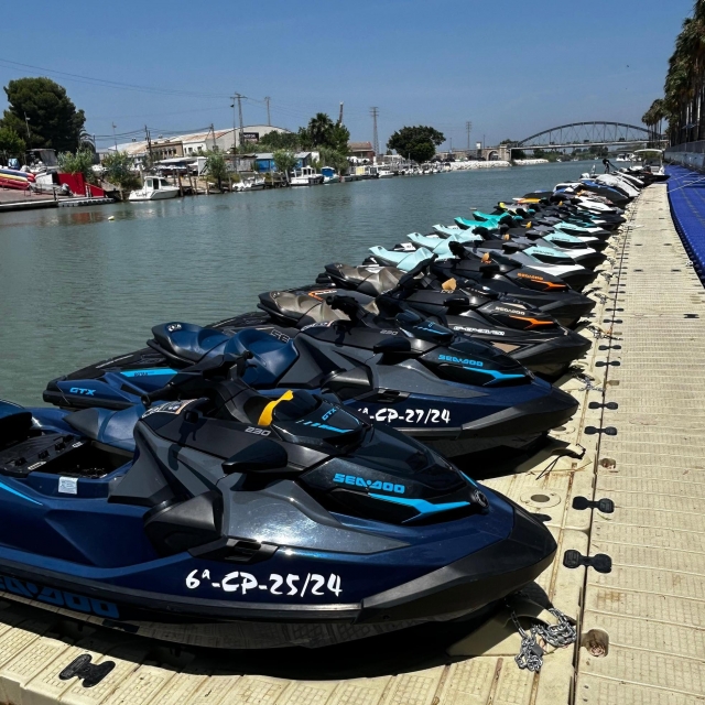  Moto d'acqua a due posti attraverso Cullera