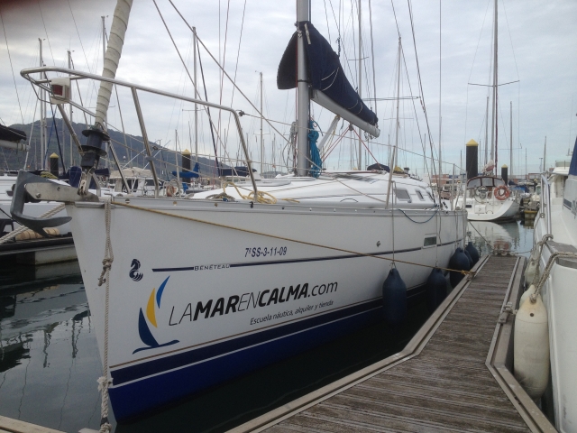  Navire au port 