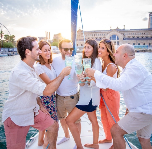 Paseo en barco en Barcelona