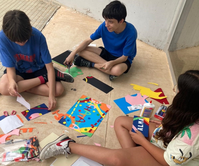 Manualidades duranle el campamento 