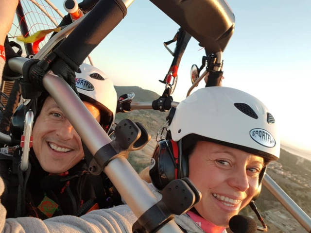 Parapente com um motor 