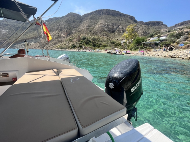 Bootsfahrt entlang der Küste von Carboneras 