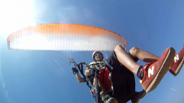 Paragliding flight 