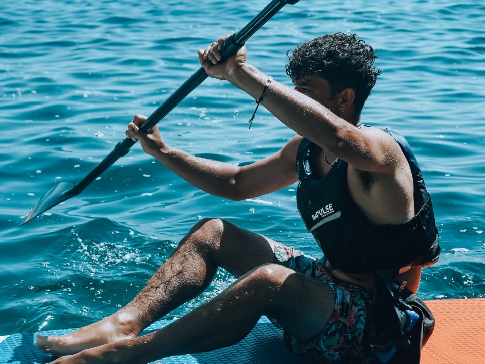 Remando sobre la tabla