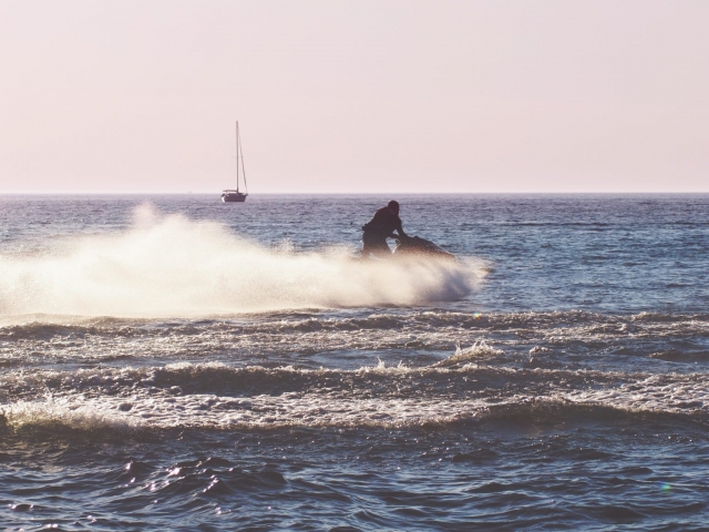  In crociera sulla costa bianca con un jet ski 