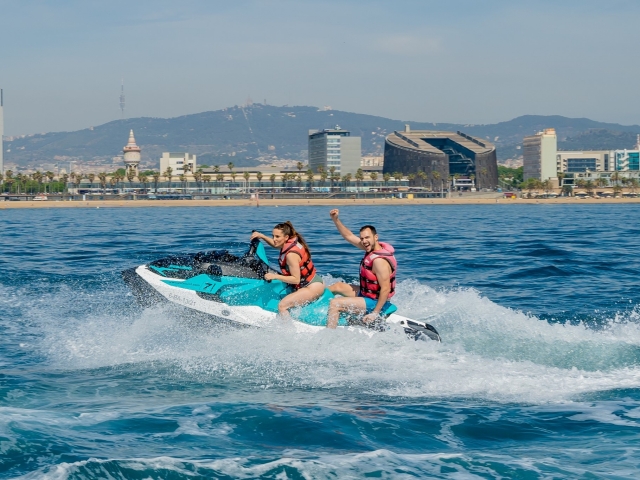  Fun ride on a jet ski 