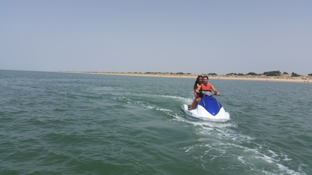 Disfrutando de la moto de agua