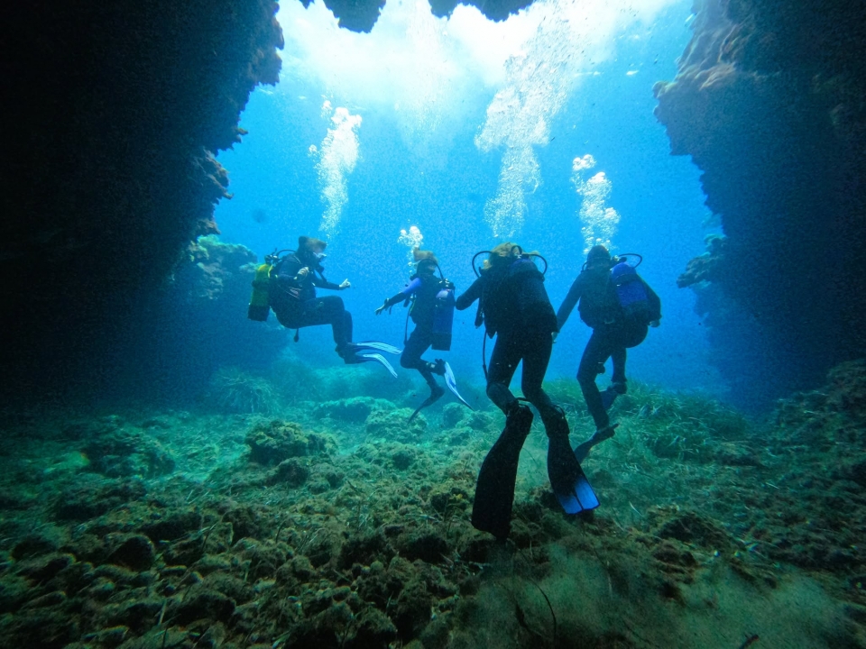  Durante as instruções no fundo do mar 