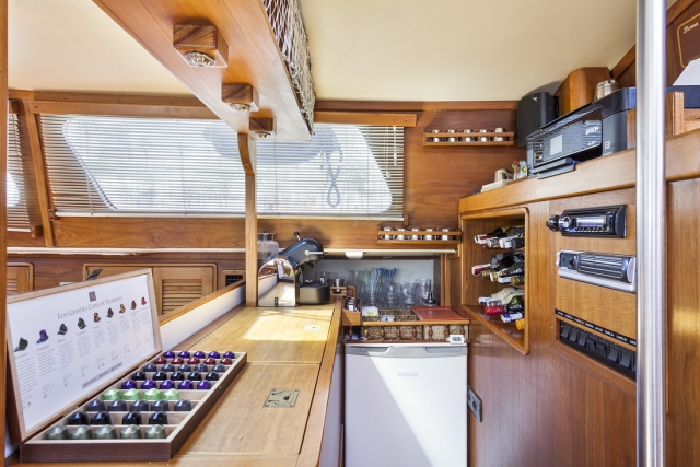 Bar y cocina del barco