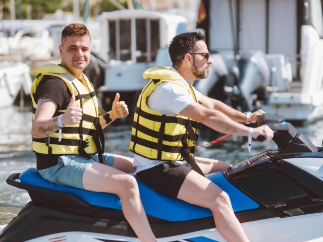 Motosde agua biplaza en Almería