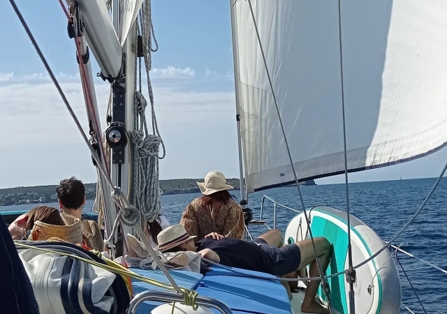 daycharter_es_230969122_354658996205391_8793240139843633360_n (2)