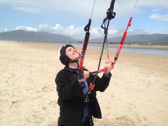  Bereit zum Kitesurfen üben 