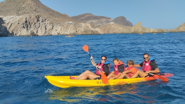 Percorso in kayak a Cabo de Gata NP+snorkeling 3h bambini