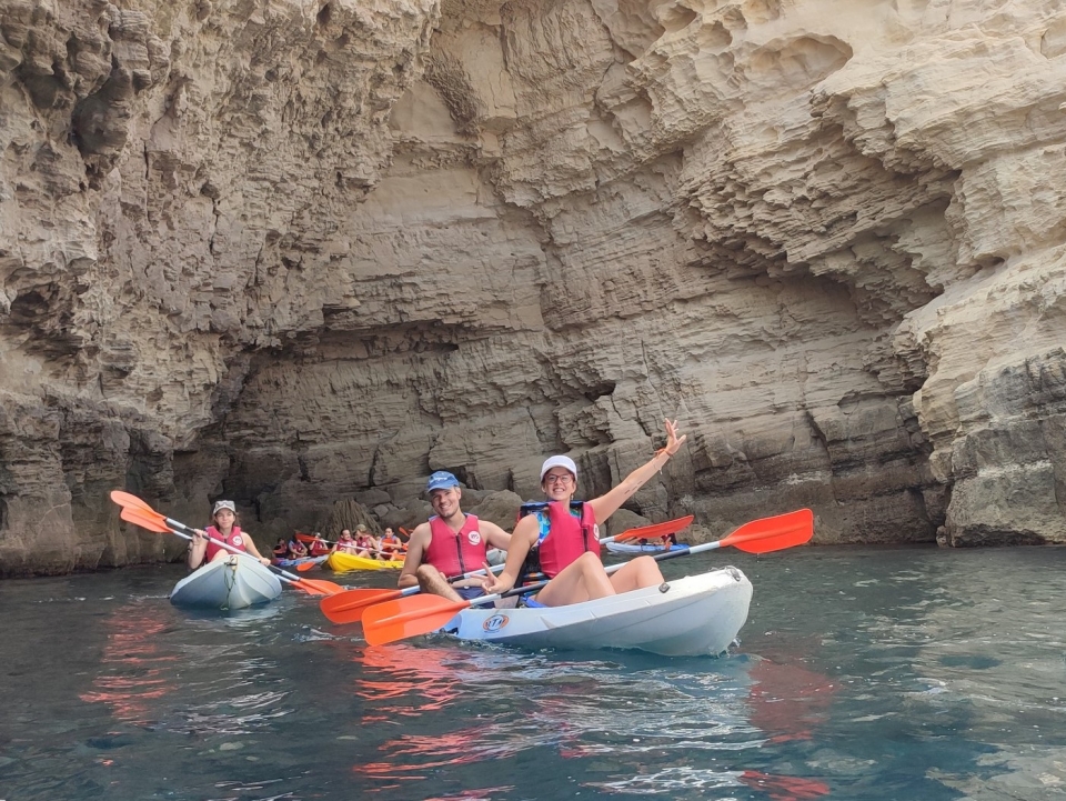  划皮划艇了解阿尔梅里亚的海湾