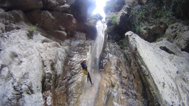 Rapel en el barranco de Lentegí