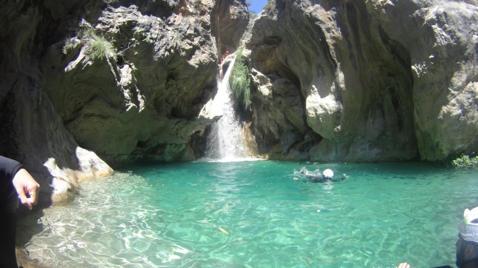 Disfruta de las pozas de agua naturales en Otívar