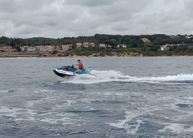  Piloter un jet ski à pleine vitesse 