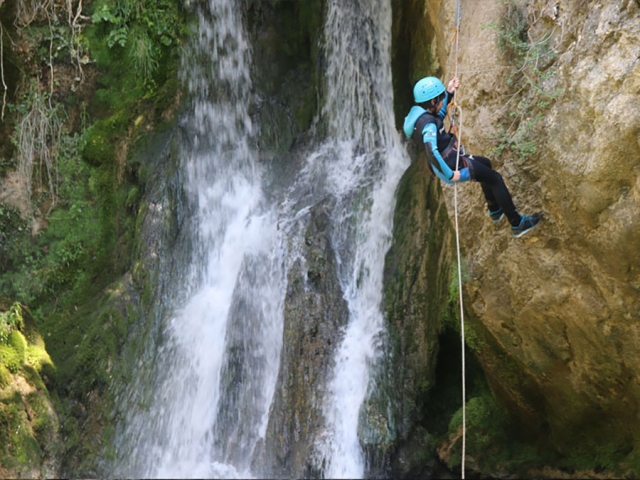  阿拉瓦 (Álava) 溪降体验 