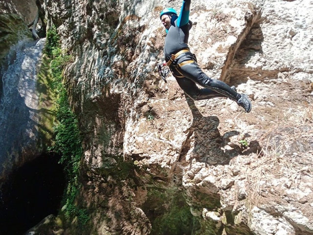  阿瓜克 (Aguake) 峡谷 