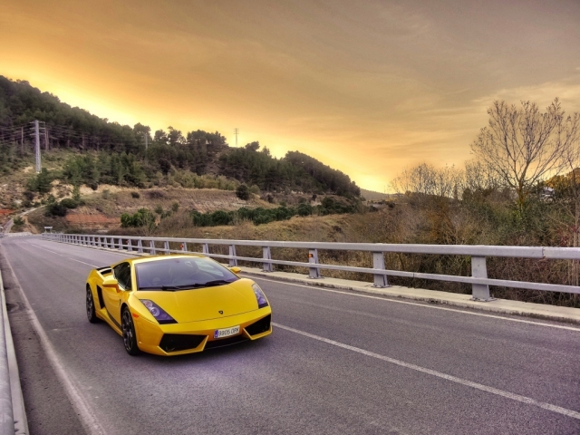 Lamborghini y paisaje