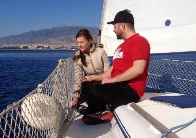 Paseando juntos en barco