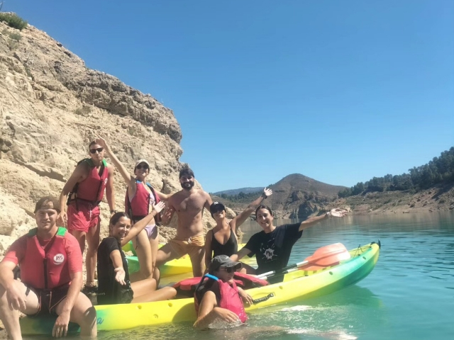  Kayaks con gli amici 