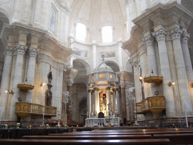  Interno della cattedrale 