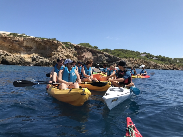 p-44405-tour-en-kayak-desde-cala-codolar1743593880_17435940251755.jpeg