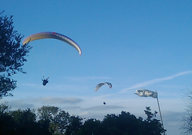  Paragliding