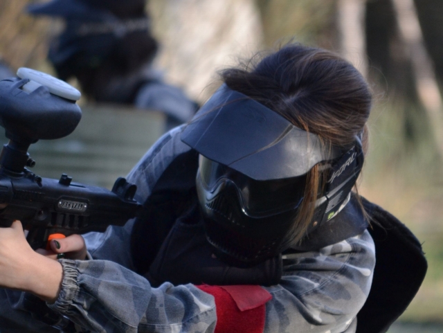 Con la equipación de paintball