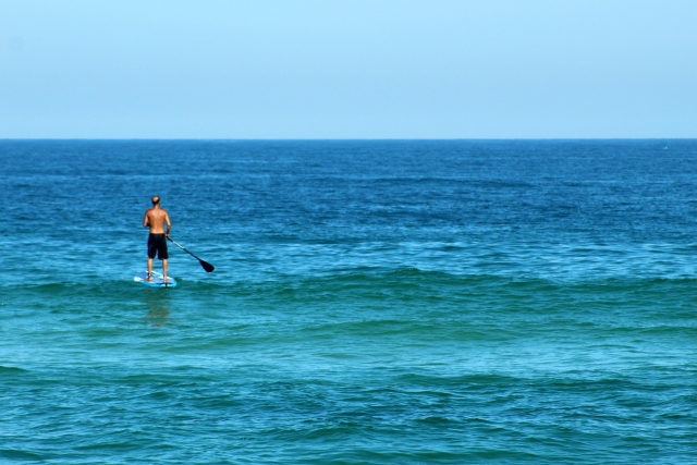 Controla el paddle board por la costa del Sol 