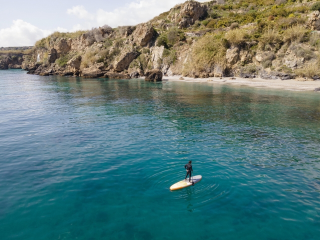 p-44699-alquiler-de-paddle-surf-en-playa-de-maro1742487857_17424901397402.jpg