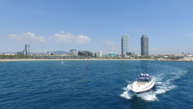 包机和城市 