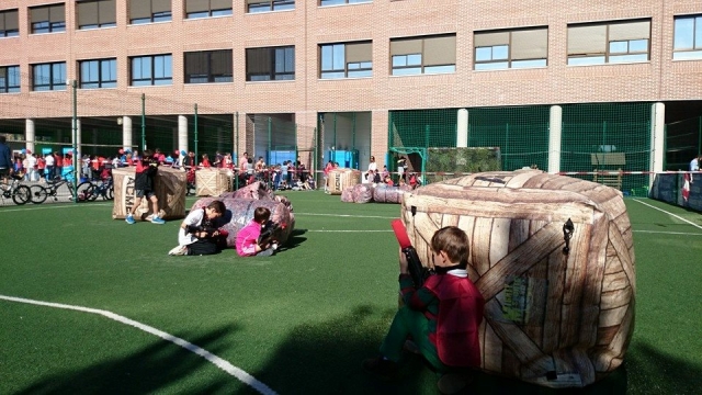  Laser combat stage in a school 