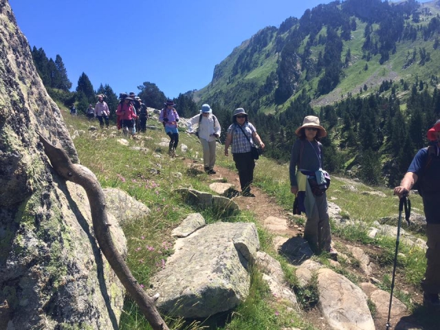  Hiking through the Aran Valley 