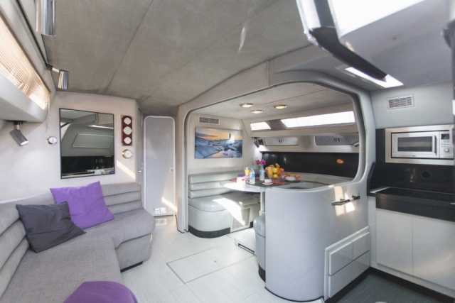  Intérieur luxueux 