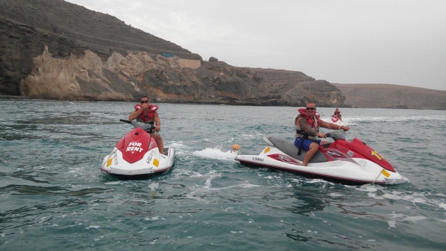 Dos en jet ski
