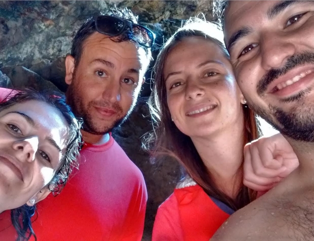Disfrutando de la cueva del agua